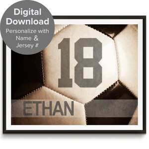 Gepersonaliseerde voetbal AFDRUKBARE kunst, voetbalcadeau met naam, digitale download Print thuis Sportdecor Jongens- en meisjeskamer