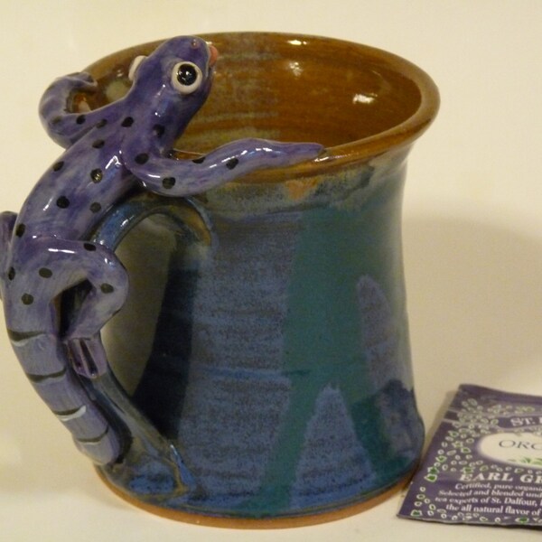 LIZARD MUG, Blue Mug with Purple Lizard,  Coffee Mug with Purple Lizard, Unique gift