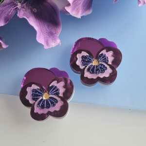 Pansy stud earrings - Pre order