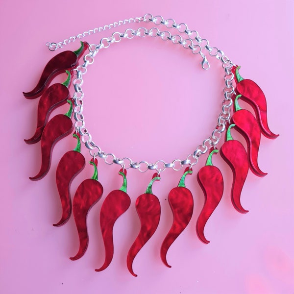 Collier de charme de piment chaud rouge