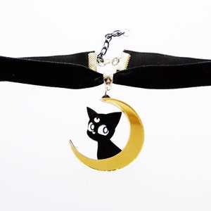 Moon kitty choker
