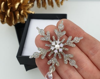 Glitter snowflake pin brooch