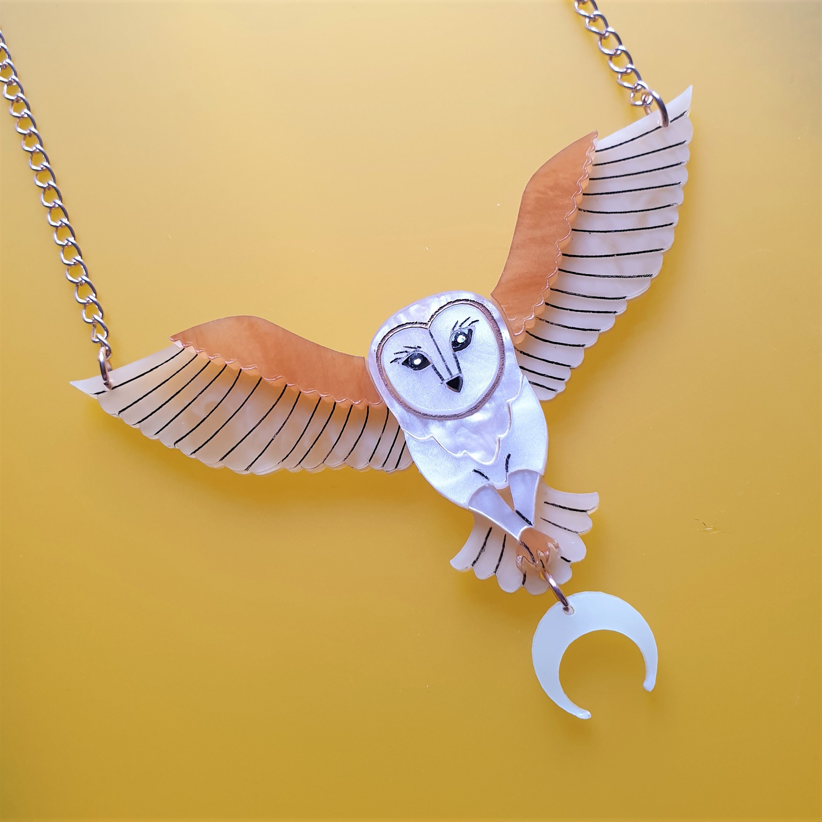 Owl in Flight Necklace, Barn Owl, Glow in the Dark,autumn, Wildlife - Etsy