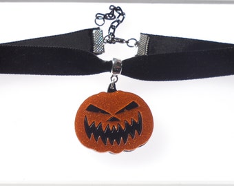 Pumpkin choker