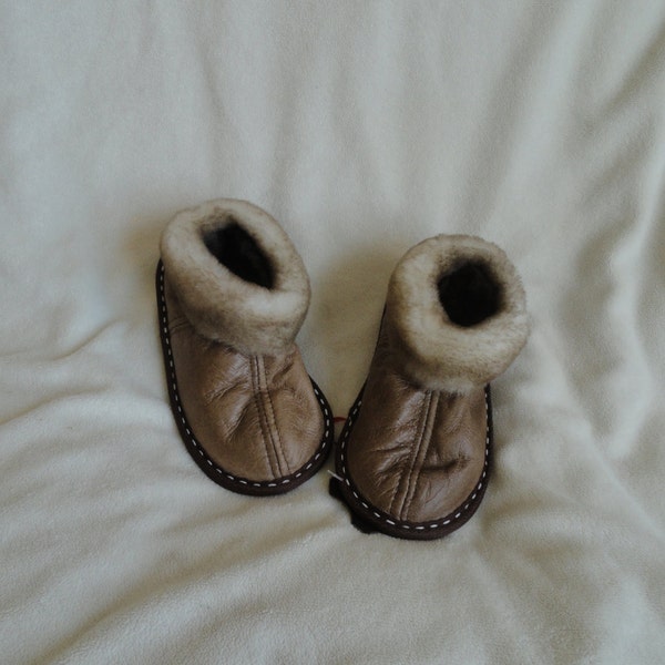 Sheepskin slippers (kids sizes)
