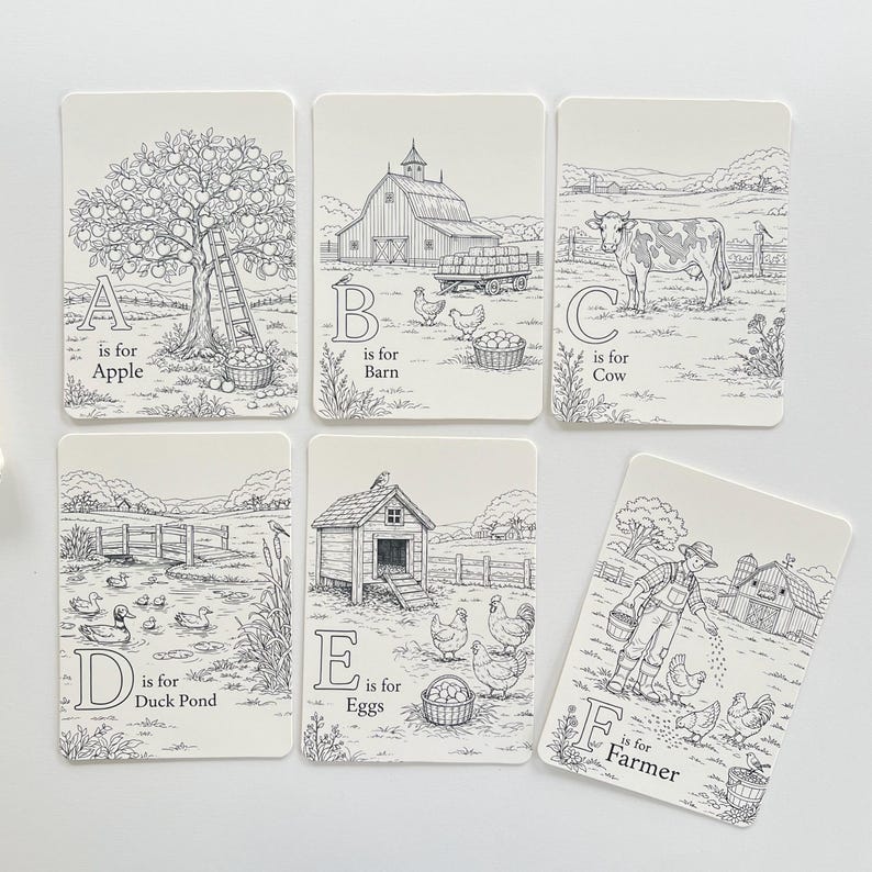 Peut inclure: Ensemble de six cartes illustr&eacute;es avec des dessins au trait noirs sur fond cr&egrave;me. Chaque carte pr&eacute;sente une lettre de l'alphabet et une image sur le th&egrave;me de la ferme, comme un pommier, une grange, une vache, un &eacute;tang aux canards, des &oelig;ufs et un fermier.