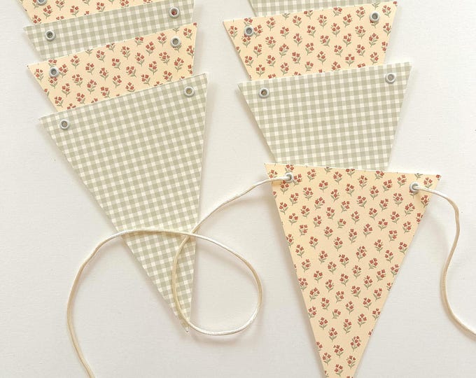Cottage Garden Bunting Banner, Vintage Floral and Sage Gingham Flag Garland, Baby Shower, Birthday, Picnic Decor