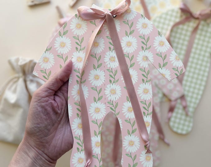 Baby Shower Decor - Elegant Daisy Pajamas Decorations with Pink Ribbon Bow, 5 - 8 1/4"W x 9 3/16"H Pajamas, Adjustable Length, Baby in Bloom