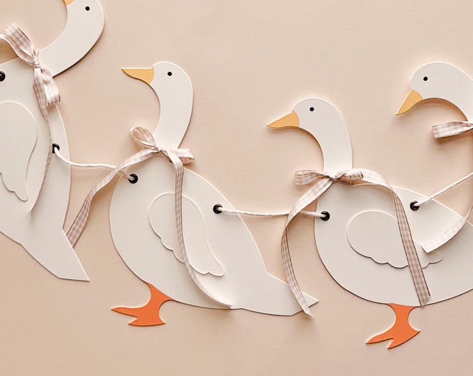 Goose Baby Shower Decoration, Beige Gingham Bows, Nursery Decor, Cute Goose, Cottagecore, Baby Gift, Adjustable Length Goose Garland