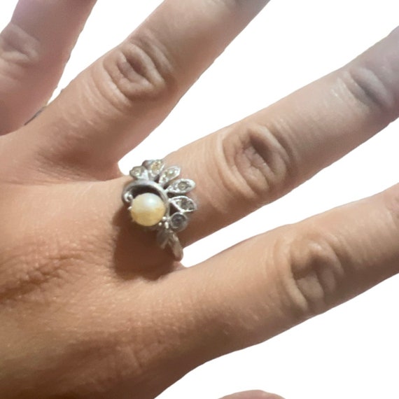 Vintage Silvertone Faux Pearl & Rhinestone Ring b… - image 1