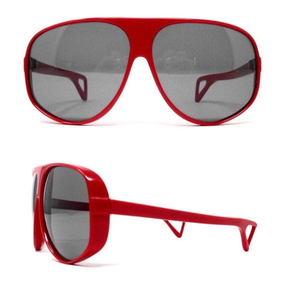 Big Mo's Toys Silver Mirrored Aviator Sunglasses Shades – 70’s Style Adult  Aviators Costume Glasses - 1 Pair
