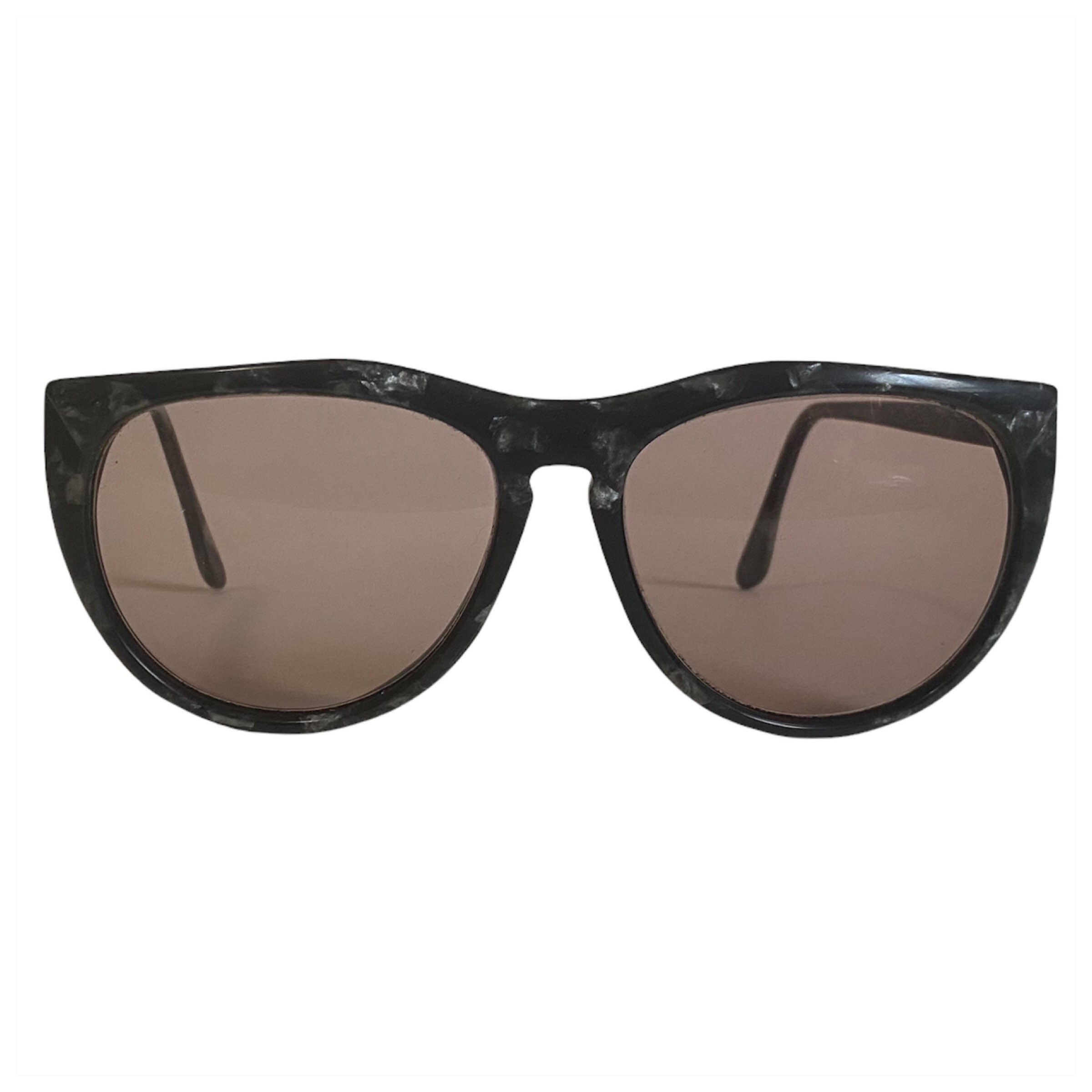 Oleg Cassini Vintage Oversized Sunglasses, Black/Gray Marbled Frame Oleg Cassini - Mod 1174 Sunglasses for Women – ModaFrames main image 4