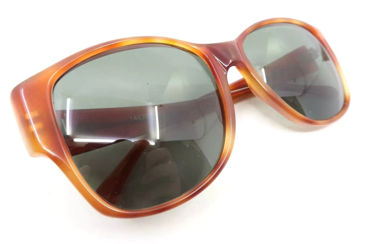 Emmanuelle Khanh Paris Sunglasses in Tortoiseshell , Mod  display picture 1