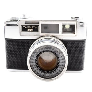 Yashica EE Rangefinder 35mm Camera, Chrome with 4.5cm (45mm) f/1.9 Yashinon Lens. Working.