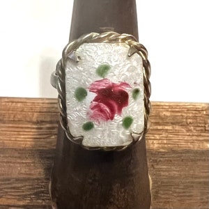Sweet Vintage Flower on Faux Mother of Pearl Stone Ring, Adjustable, Sized 5-8