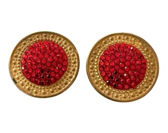 Pendientes de clip RICHARD KERR de los años 80 con incrustaciones de diamantes de imitación en oro con centro rojo.