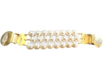 1950’s Vintage Faux Pearl Goldtone Sweater Clip, Vintage Sweater Clip
