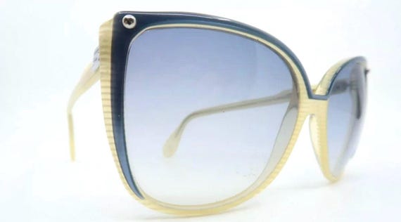 1980 display picture 1