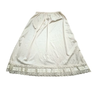 1980’s Vintage Cream Half Slip With Lace and Satin Ribbon Trim, Medium, Vintate Lingerie