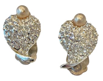 Pendientes de clip vintage de los años 60 con incrustaciones de diamantes de imitación, 1,9 cm de largo.