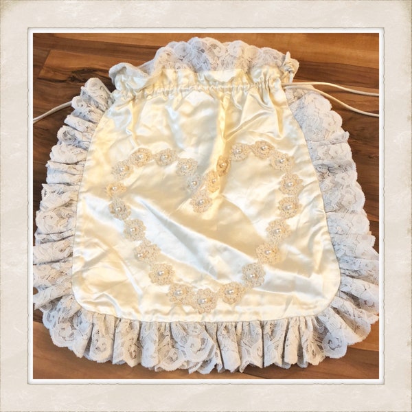 Tirelire de mariage vintage, soie (?) et dentelle écrue