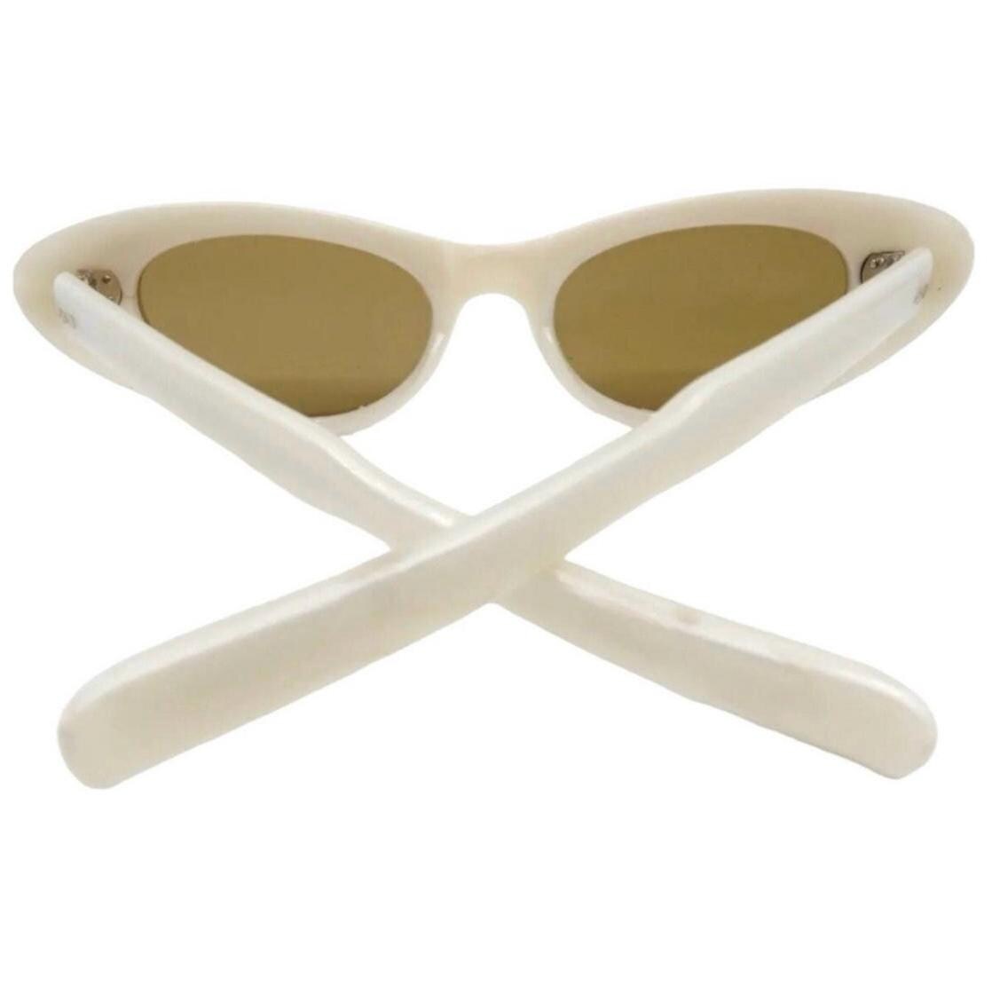 Vintage 1950’s Pearlescant Off White Cateye Sunglasses, Made in Italy, Retro VLV Cat Eye Plastic Frame White Vintage Sunglasses for sale | eBay main image 3
