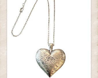 Vintage Oversized Etched Puffy Heart Pendant Necklace in Silver, Dainty Silver Rolo Chain, 23” Long