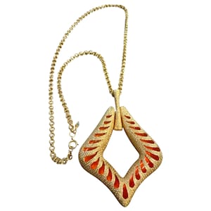 1970’s Vintage Sarah Coventry Bright Gold Pendant Necklace with Orange Back MOD