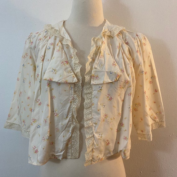 Late 1940’s Vintage Bed Jacket, Dainty Floral Bed