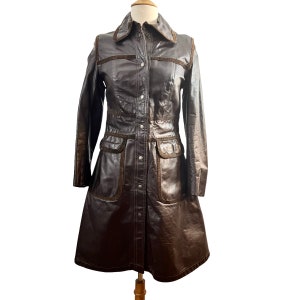 Phenomenal 1970’s Dark Brown Slim Tailored Fit Leather Trench Coat, Leather Dress Coat, Lined, XS/S