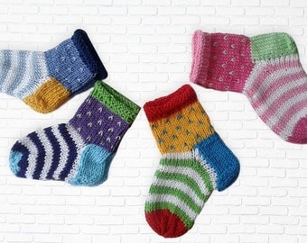 Babysocken Strickanleitung in 4 Größen