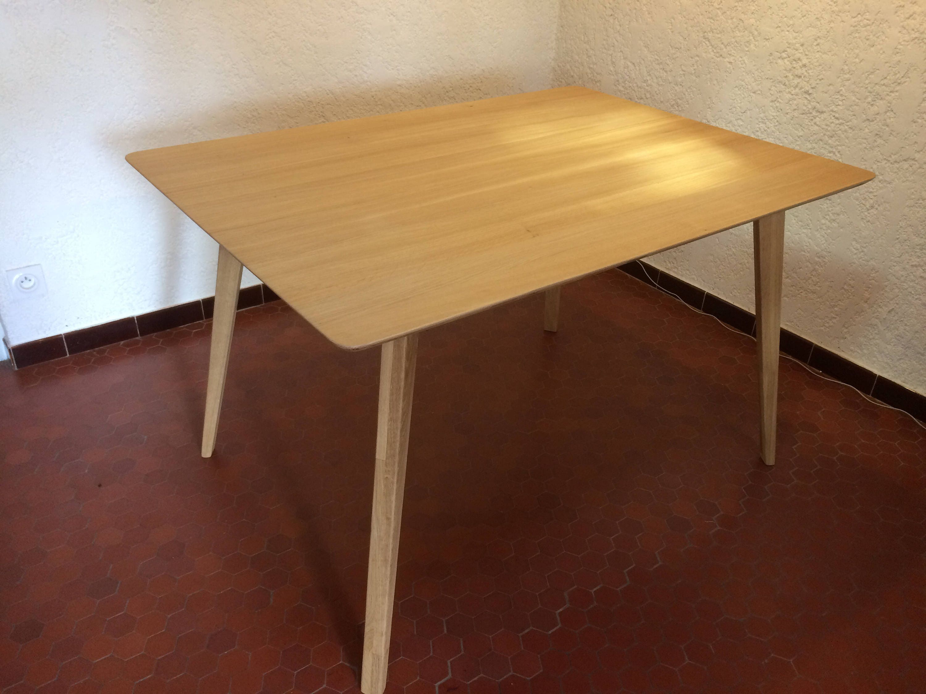 Table Scandinave en Chêne Création sur Mesure