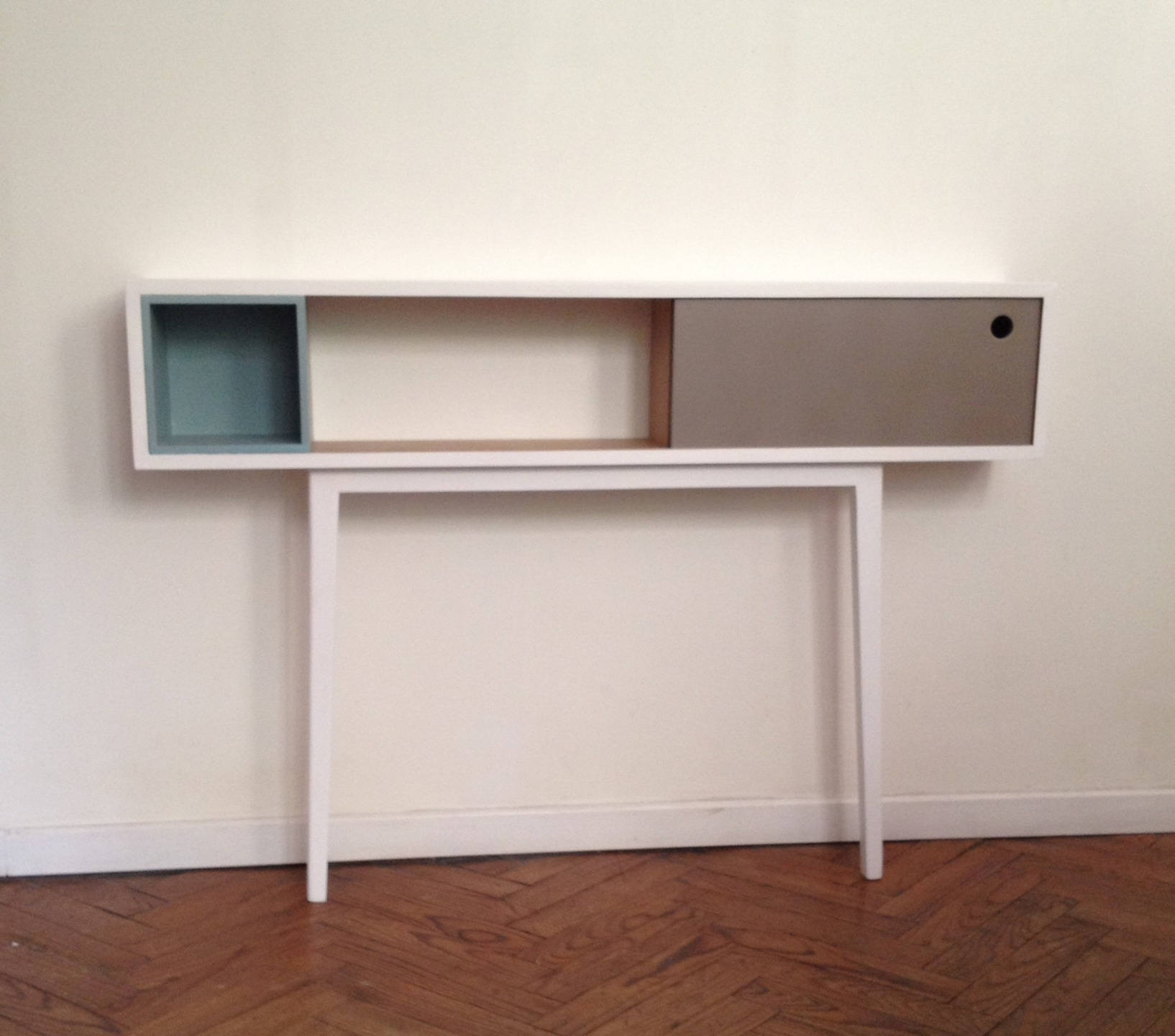 Création sur Mesure // Console Blanche Design avec Porte Coulissante