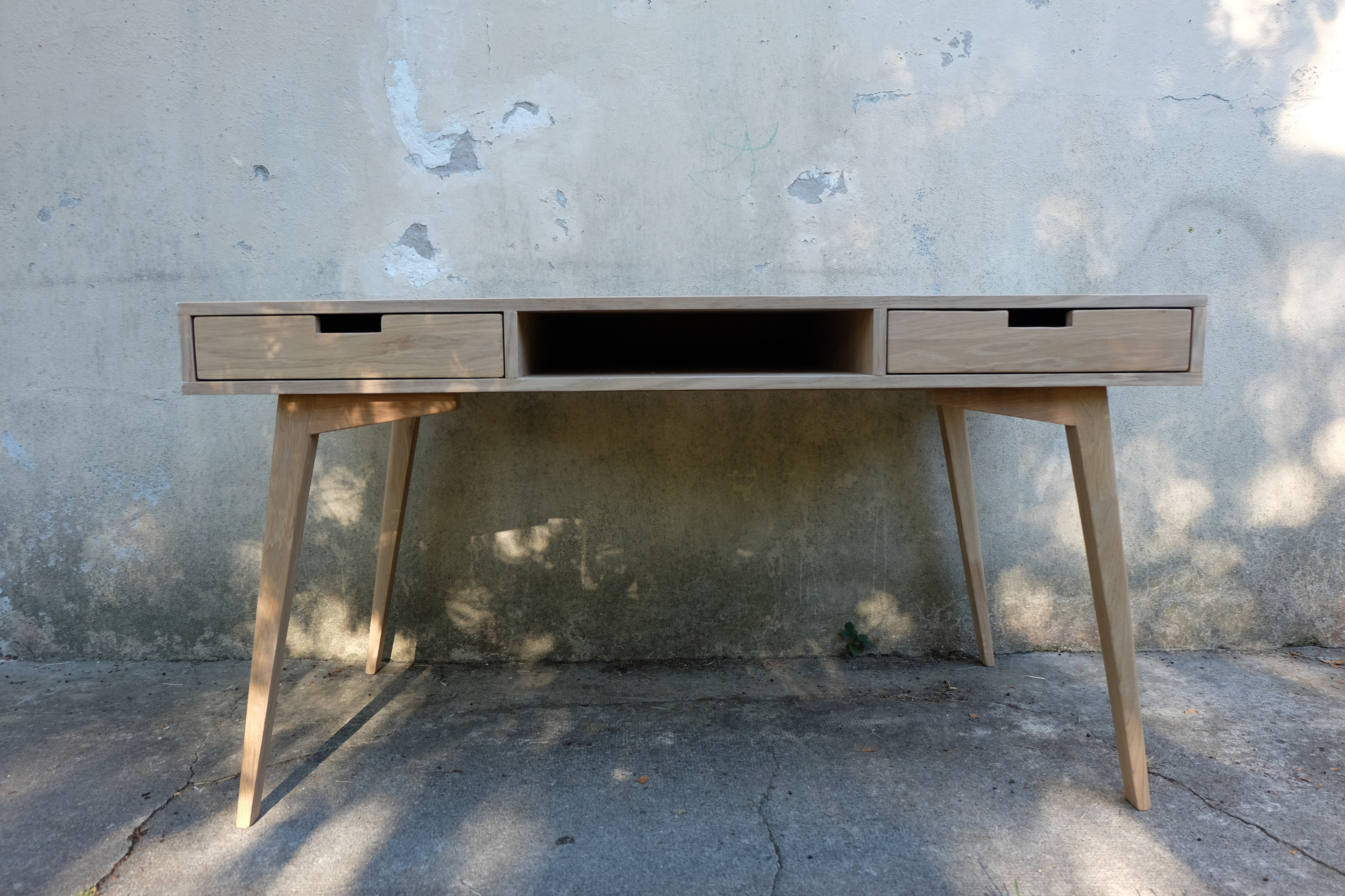 Bureau Scandinave en Chêne Création sur Mesure