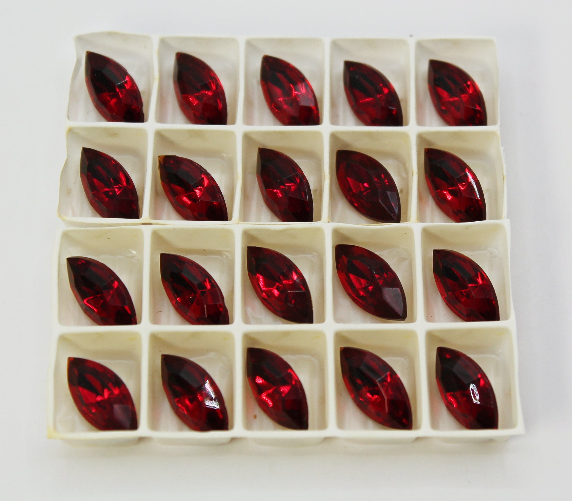 Red Ruby Navette Flat Back Acrylic Rhinestones Marquise Crafts Eye Costume  Embelishments Cards Jewels Jewelry Cosplay Plastic Gems 5 Sizes 