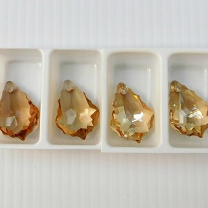 Swarovski crystal golden shadow baroque pendant 22 mm ( 1 )