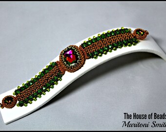 Handmade bead woven bracelet. Hand beaded bracelet.