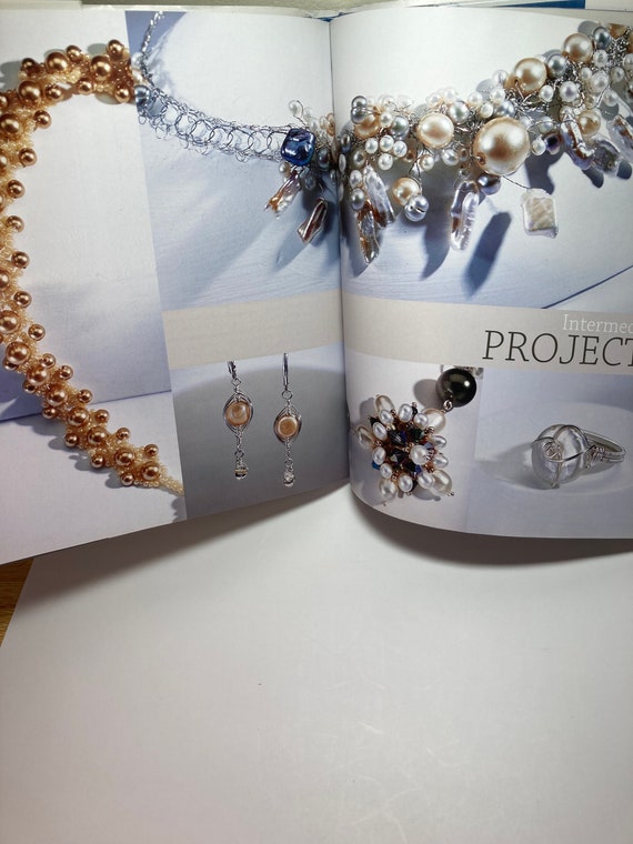Beading with Pearls: Beautiful Jewelry, Simple Techniques (A Lark Jewelry  Book) by Lark Books