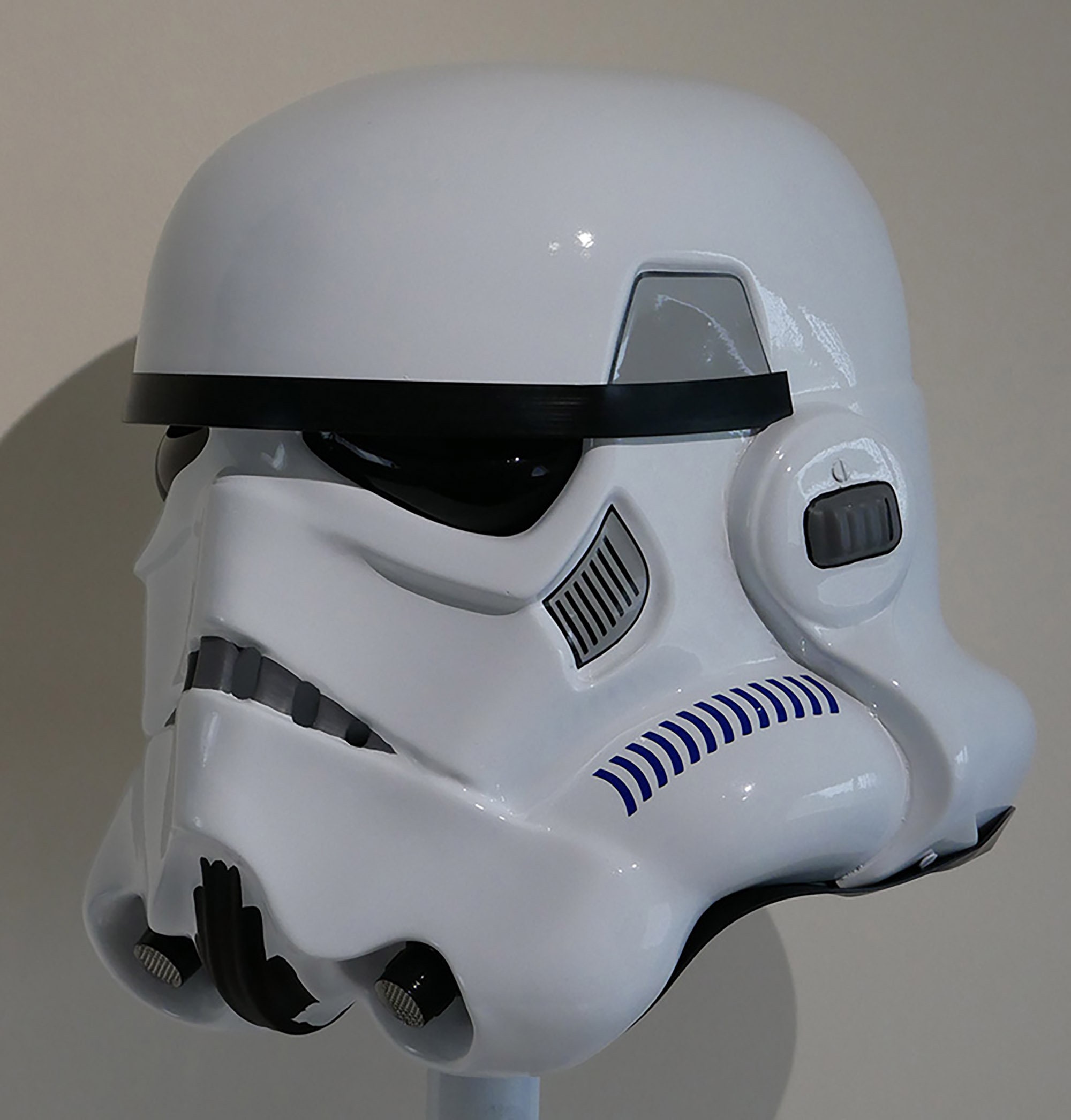 ストームトルーパーヒーローのフルサイズスターウォーズヘルメット