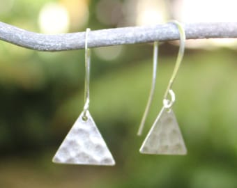 Hammered Silver Triangle Dangle Earrings, Tiny Silver Plated Earrings, Silver Triangle Earrings, Silver Earrings, Lightweight Earrings