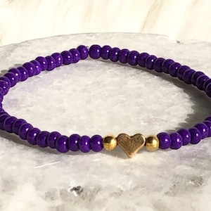 Purple Beaded Bracelet with Gold Heart Charm, Handmade Stretch Bracelet, Cute Jewelry Gift for Her, Boho Bead Bracelet