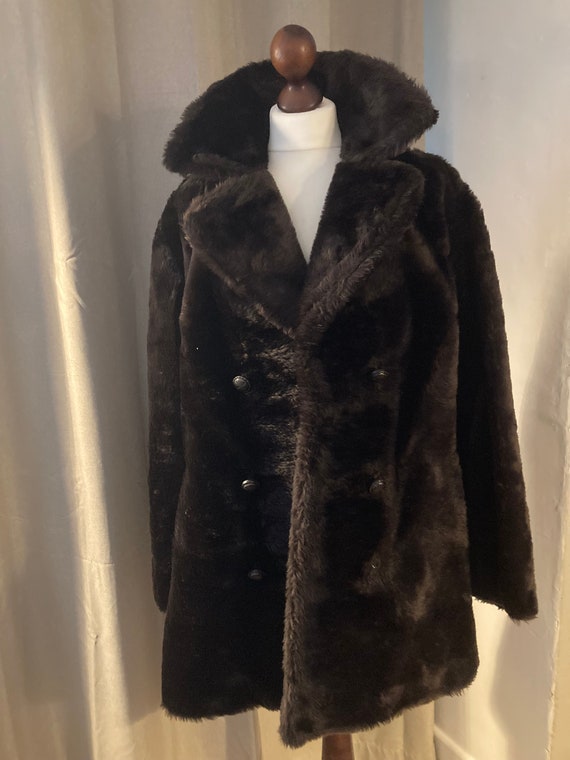 1970s faux fur ladies coat - image 1