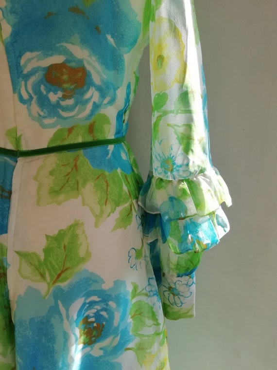 A truly amazing 70s Maxi Dress in blue/green flor… - image 8
