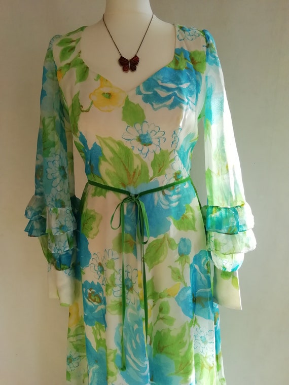 A truly amazing 70s Maxi Dress in blue/green flor… - image 2