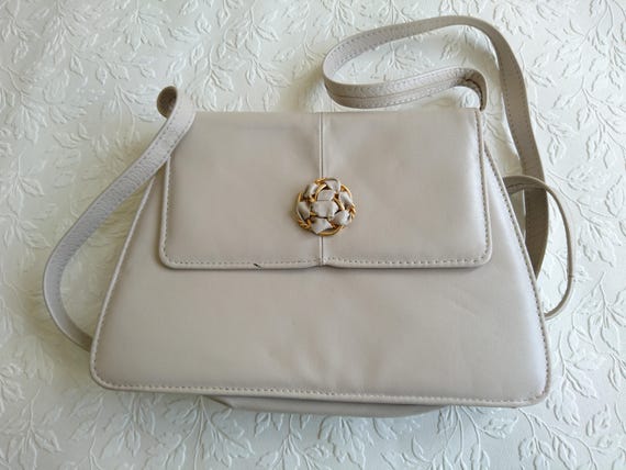 van dal clutch bags