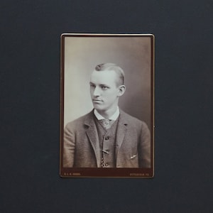 Vintage Fotografie Kabinett Karte mit stattlichem Herrn.