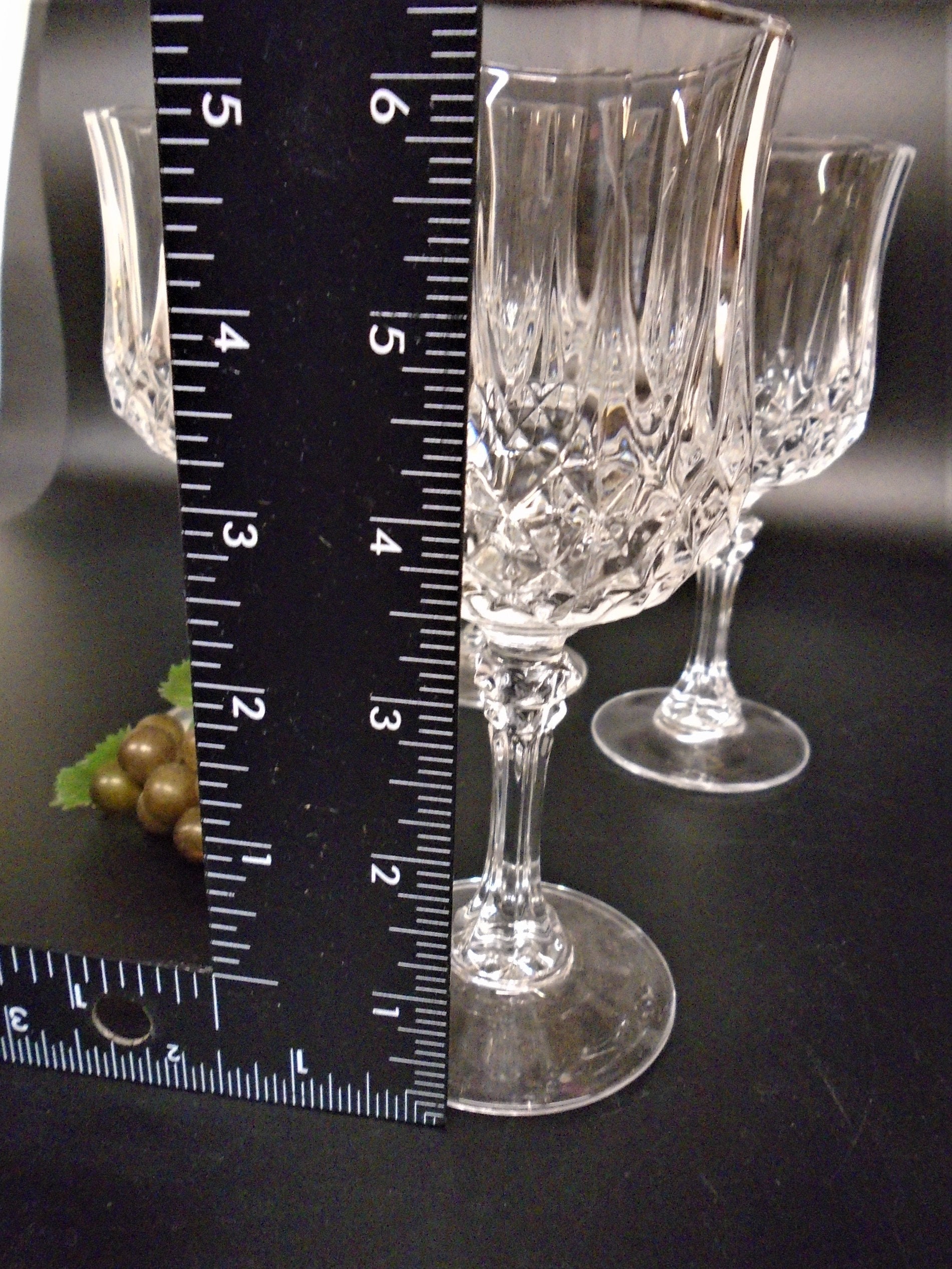 Set of 4/vintage Cristal D'arques-durand CRA56 Wine Glasses/24% Lead  Crystal/farmhouse/barware/glassware/cut Glass/criss Cross/diamond 