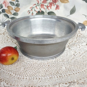Guardian Service 2.5 quart Cookware Hammered Aluminum Round Casserole Handles 9" x 3.75" Collectibles Country Farmhouse Decor