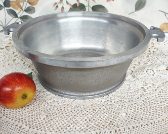 Guardian Service 2.5 quart Cookware Hammered Aluminum Round Casserole Handles 9" x 3.75" Collectibles Country Farmhouse Decor