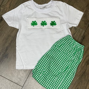 Boy&#39;s Smocked St. Patrick&#39;s Day Tshirt w/ Green Checkered Shorts/Outfit